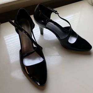 Covington Black Heels 7.5